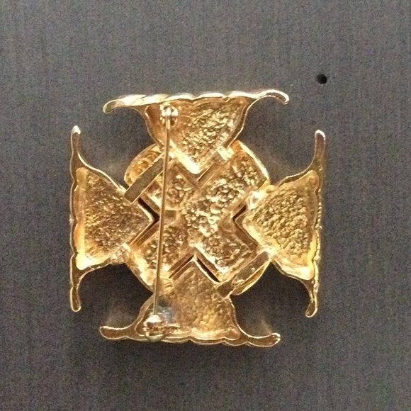 Brooch - Picture 2 of 2